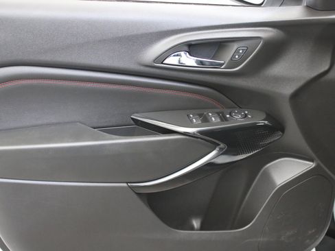 Used 2024 Chevrolet Trax RS w/ Driver Confidence Package FWD image 20