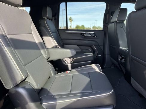 New 2026 Chevrolet Suburban Premier RWD image 10