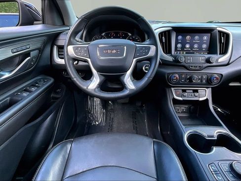 Used 2023 GMC Terrain SLT w/ LPO, Floor Liner Package FWD image 10