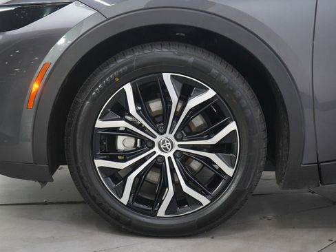 Used 2024 Toyota Crown Limited image 28