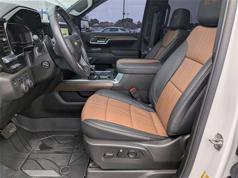 Used 2025 Chevrolet Silverado 1500 High Country w/ High Country Premium Package image 16