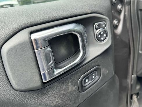 New 2025 Jeep Wrangler Unlimited Rubicon 392 image 27