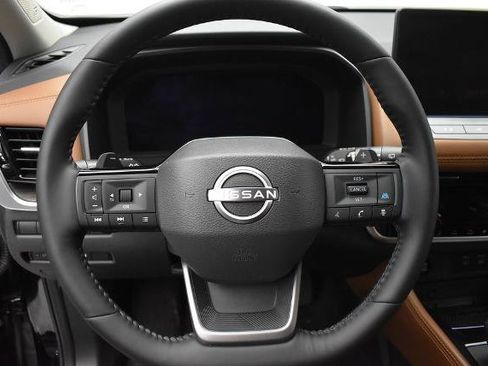Certified 2026 Nissan Rogue Platinum w/ Platinum Premium Package AWD/4WD image 17