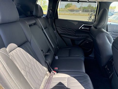 Used 2026 Mitsubishi Outlander AWD image 25