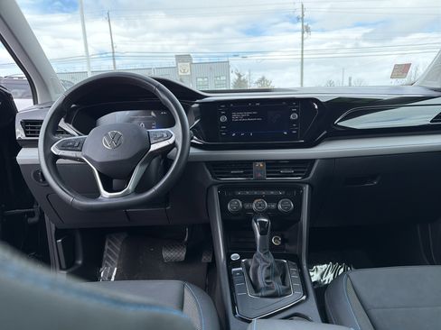 Used 2024 Volkswagen Taos SE image 14