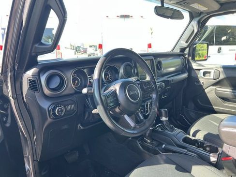 Used 2022 Jeep Gladiator Sport AWD/4WD image 18