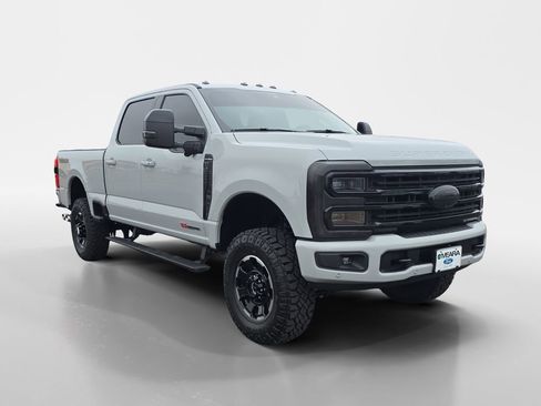 Used 2025 Ford F350 Platinum w/ Tremor Off-Road Package image 9