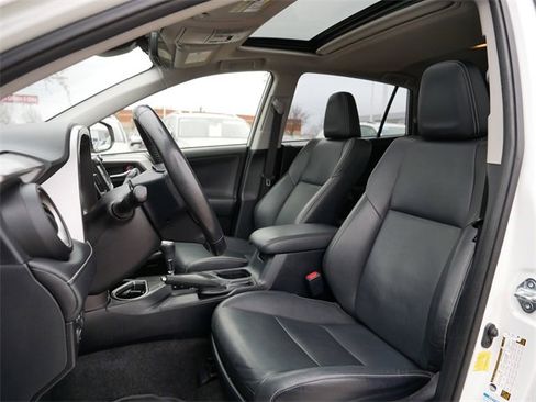 Used 2016 Toyota RAV4 Limited image 14
