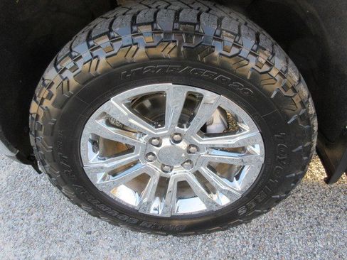 Used 2022 Chevrolet Silverado 1500 LTZ image 12