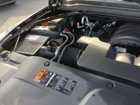 Used 2019 GMC Yukon SLT w/ Graphite Edition image 16