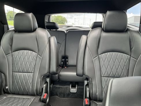 Used 2023 Buick Enclave Avenir w/ Avenir Technology Package AWD/4WD image 24