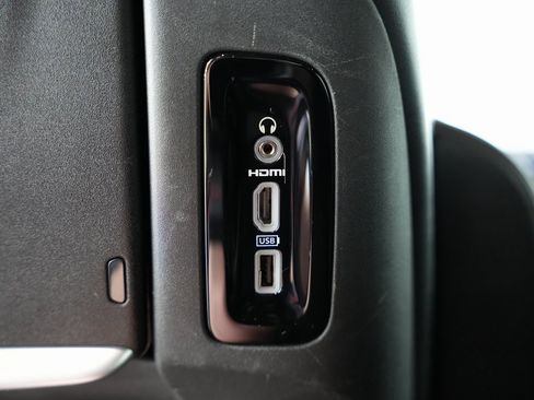 Used 2019 Chrysler Pacifica Limited w/ Advanced Safetytec Group image 43