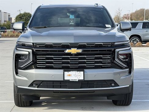New 2026 Chevrolet Suburban High Country image 7