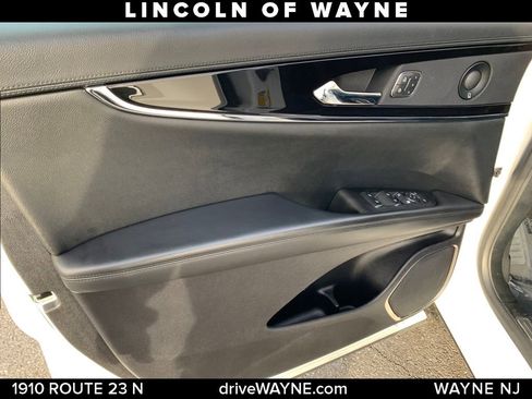 Certified 2021 Lincoln Nautilus Reserve image 12