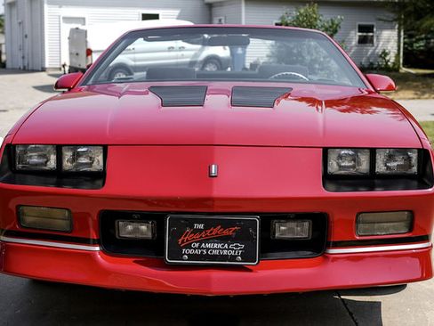 Used 1988 Chevrolet Camaro LT RWD image 13