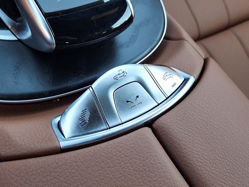 Used 2023 Mercedes-Benz E 450 Cabriolet image 30