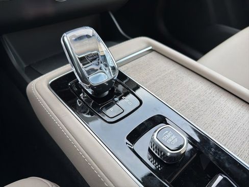 New 2026 Volvo XC90 B6 Plus w/ Protection Package Premier image 19