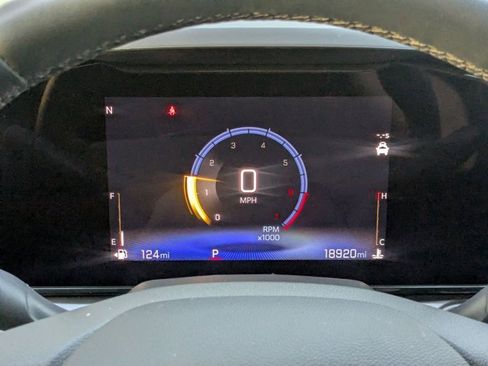 Used 2024 Chevrolet Trax ACTIV w/ Sunroof Package image 3