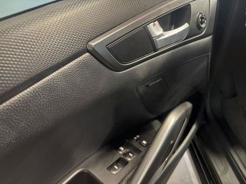 Used 2016 Hyundai Veloster Turbo FWD image 13