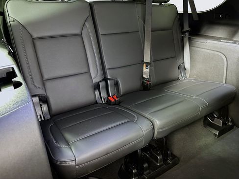 Used 2025 GMC Yukon XL Denali AWD/4WD image 26