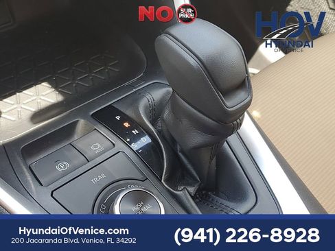 Used 2020 Toyota RAV4 LE AWD/4WD image 29