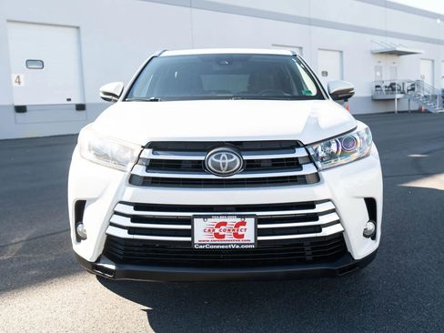 Used 2017 Toyota Highlander Limited image 9