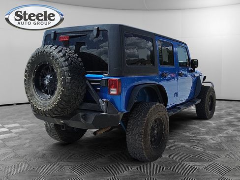 Used 2015 Jeep Wrangler Unlimited Sahara w/ Connectivity Group AWD/4WD image 5
