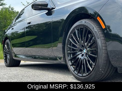 Used 2025 BMW 760i xDrive w/ Executive Package AWD/4WD image 10