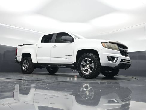 Used 2016 Chevrolet Colorado Z71 AWD/4WD image 3