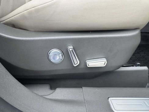 Used 2024 Lincoln Nautilus Premier AWD/4WD image 55