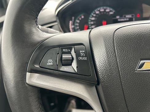 Used 2022 Chevrolet Trax LT w/ LT Convenience Package image 20