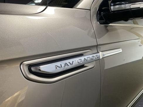 Used 2019 Lincoln Navigator Reserve w/ Cargo Package AWD/4WD image 40