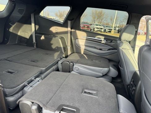 Used 2024 Buick Enclave Premium image 35