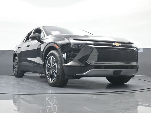 Used 2025 Chevrolet Blazer EV LT image 70