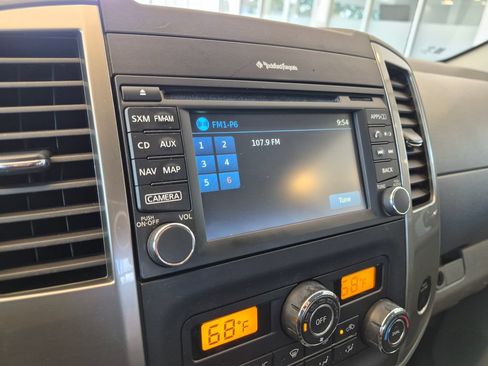 Used 2014 Nissan Frontier SL AWD/4WD image 19