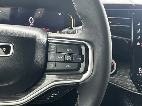 Used 2022 Jeep Wagoneer Series II w/ Premium Group I image 25