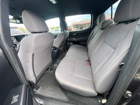 Used 2019 Toyota Tacoma TRD Sport w/ Technology Package RWD image 13