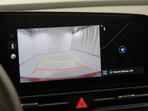 Used 2024 Hyundai Elantra SEL image 13