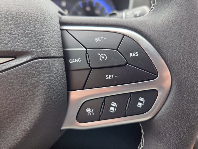 New 2027 Chrysler Pacifica Select FWD image 28