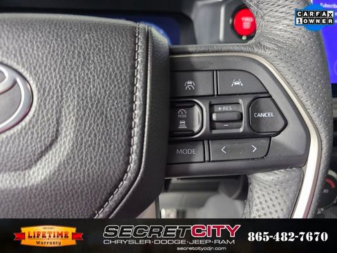 Used 2025 Toyota Tacoma TRD Sport w/ TRD Sport Upgrade Package image 17