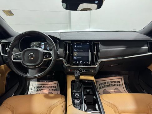 Used 2018 Volvo V90 T6 Cross Country w/ Convenience Package image 9