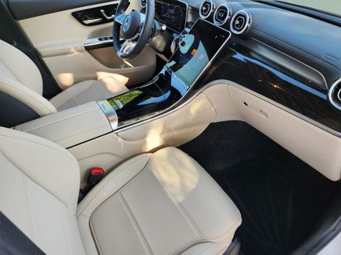 Used 2025 Mercedes-Benz GLC 300 image 7