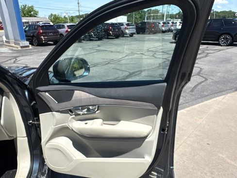 Certified 2023 Volvo XC90 B6 Plus AWD/4WD image 30