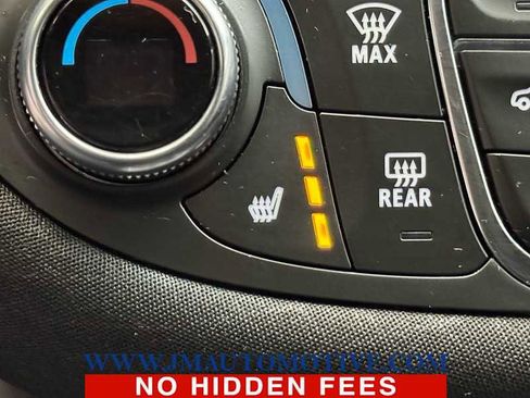 Used 2022 Chevrolet Malibu LT image 34