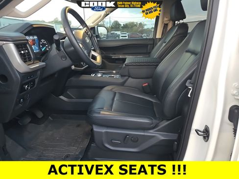 Used 2023 Ford Expedition XLT image 5