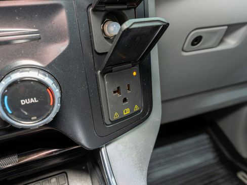 Used 2023 Ford F150 Limited image 30