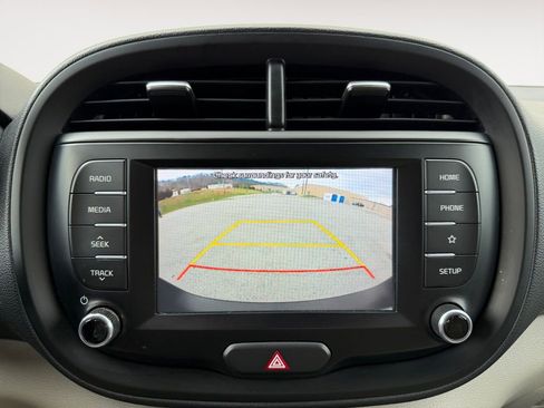 Used 2020 Kia Soul LX image 12