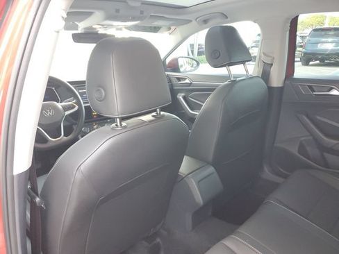 Used 2024 Volkswagen Jetta SE w/ Panoramic Sunroof Package FWD image 8