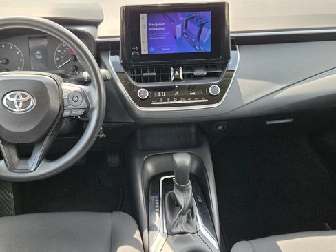 Used 2025 Toyota Corolla LE FWD image 17