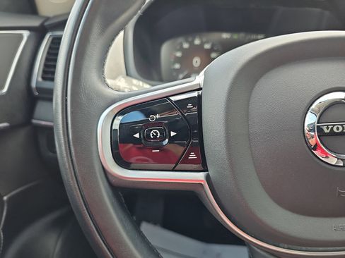 Used 2020 Volvo XC90 T5 Momentum w/ Protection Package image 18